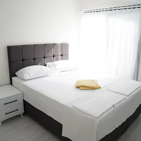 Zengin Vilă Kemer